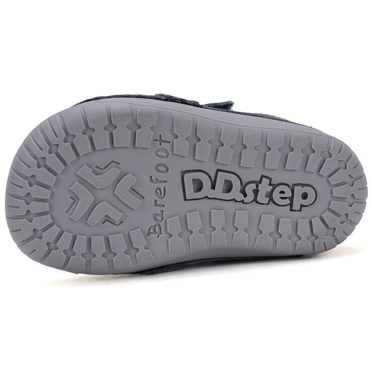 Детски боси обувки от естествена кожа D.D.Step Barefoot – Сини с Трактор